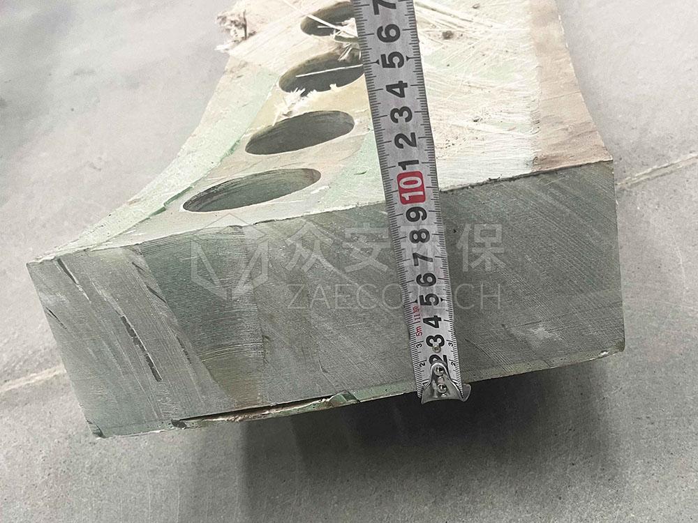 风电叶片切割后.jpg 风电叶片切割后.jpg